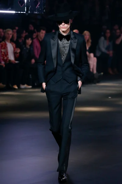Look 1